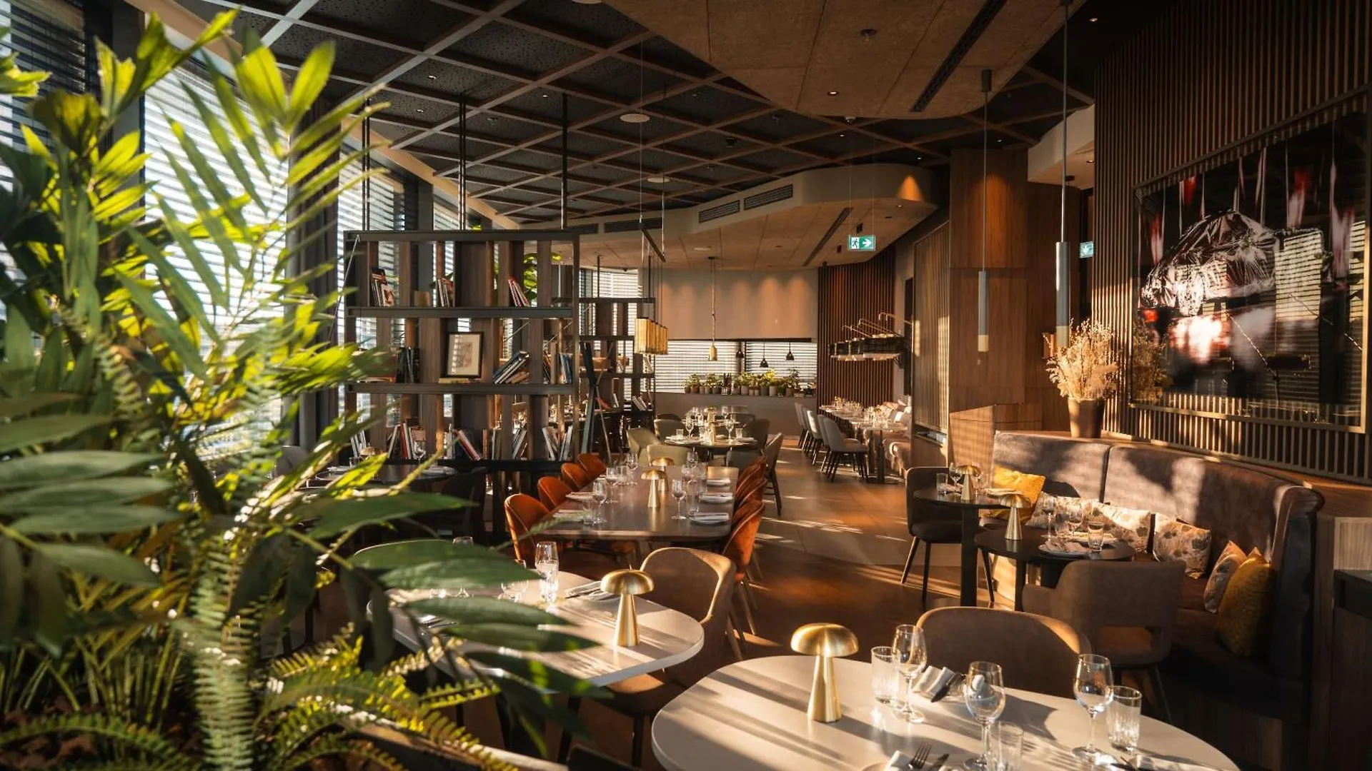 Radisson Blu Hotel At Porsche Design Tower Stuttgart