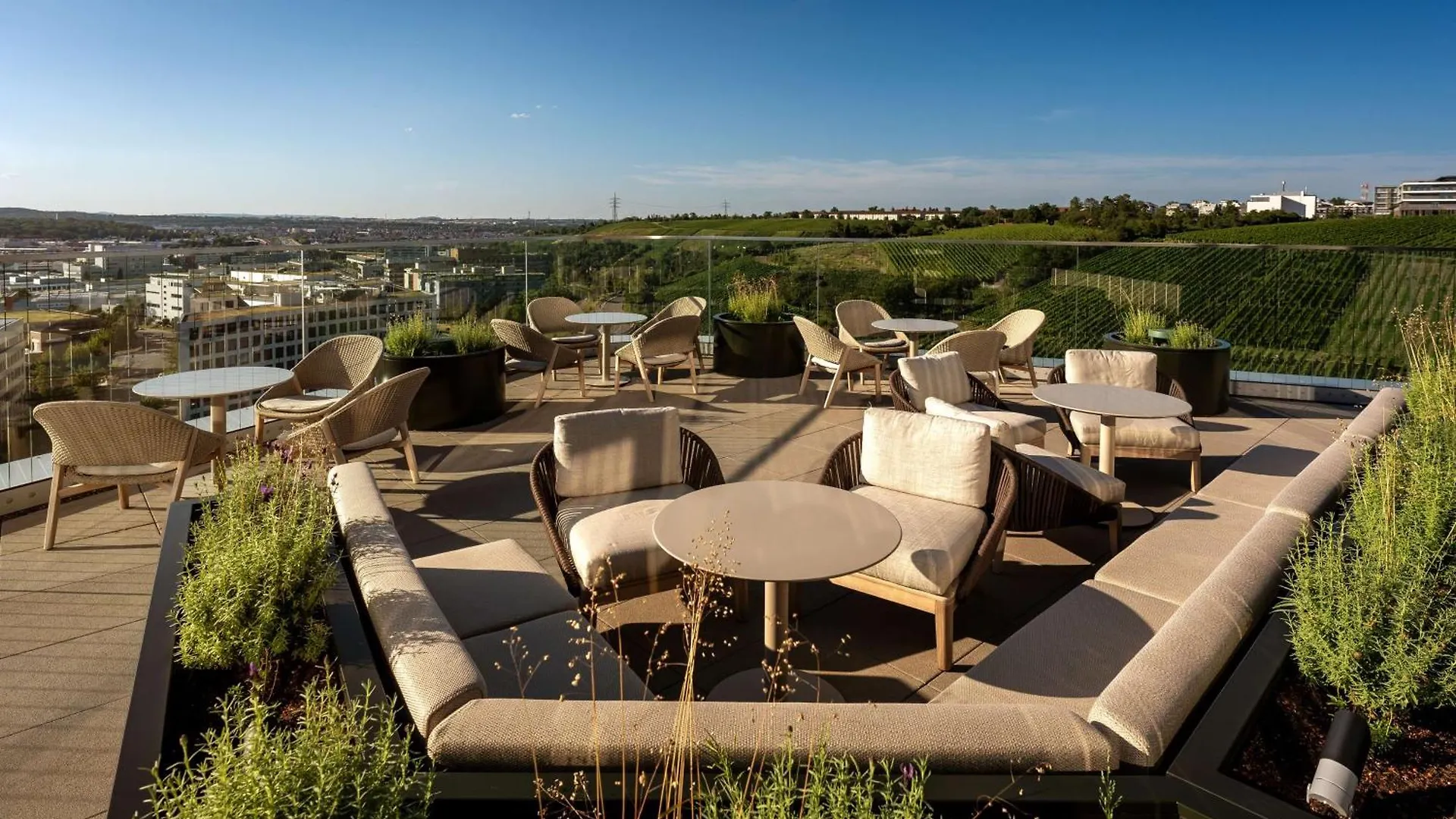 Radisson Blu Hotel At Porsche Design Tower شتوتغارت 4*,  ألمانيا