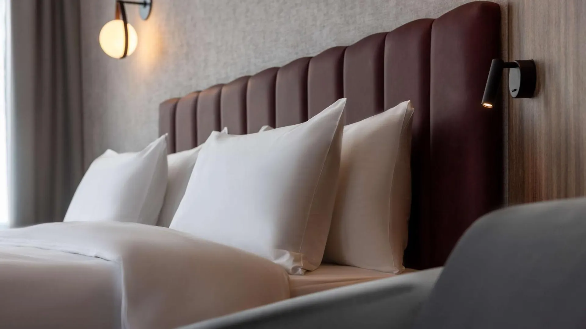 Radisson Blu Hotel At Porsche Design Tower شتوتغارت 4*,