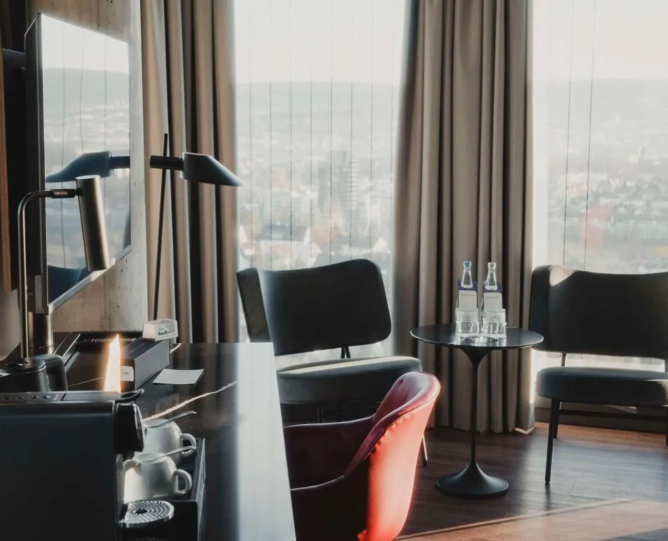 Radisson Blu Hotel At Porsche Design Tower شتوتغارت 4*,