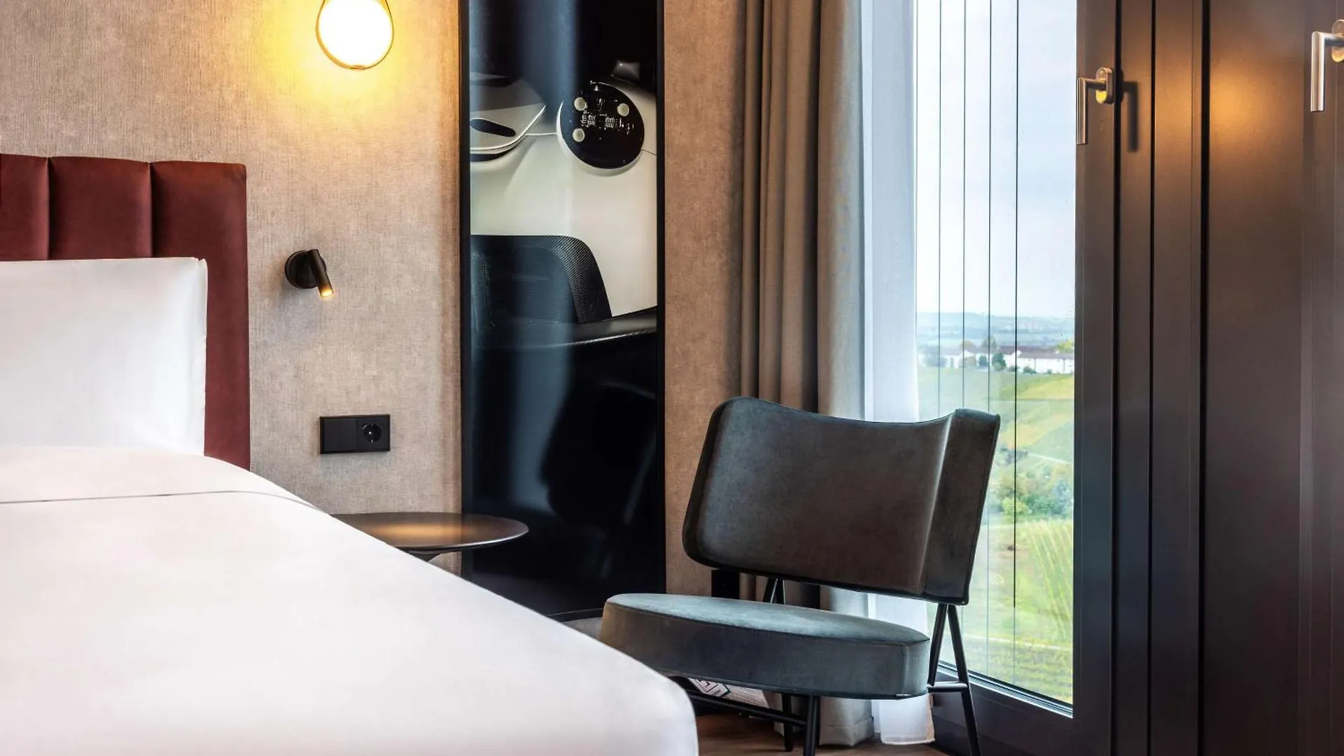 Radisson Blu Hotel At Porsche Design Tower شتوتغارت ألمانيا