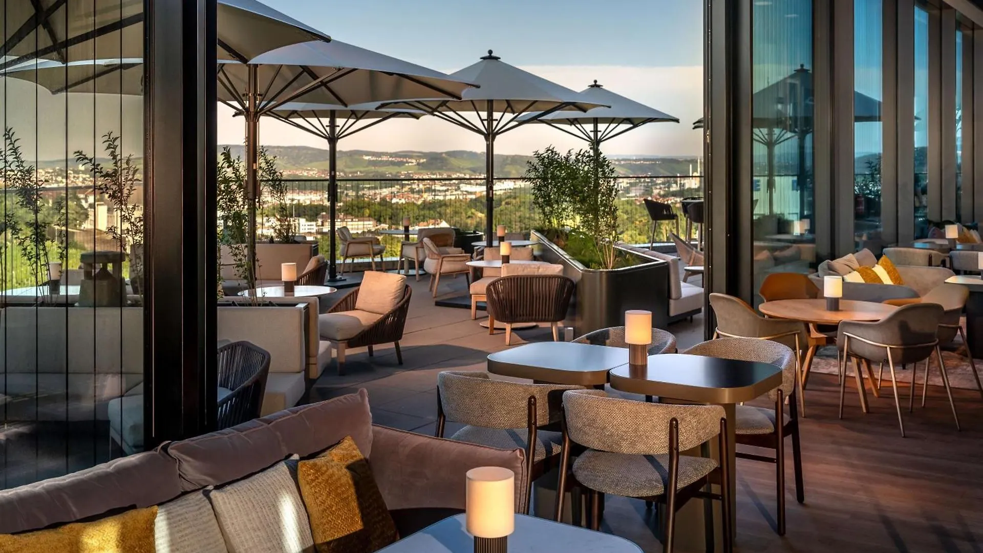 ****  Radisson Blu Hotel At Porsche Design Tower Stoccarda Germania
